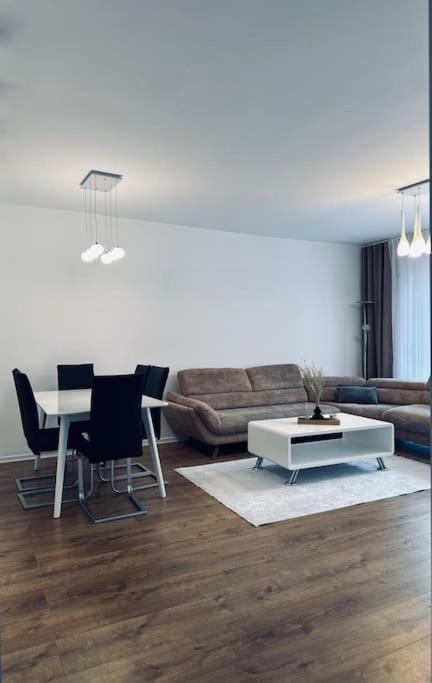 Priam Apartment Pristina Eksteriør bilde