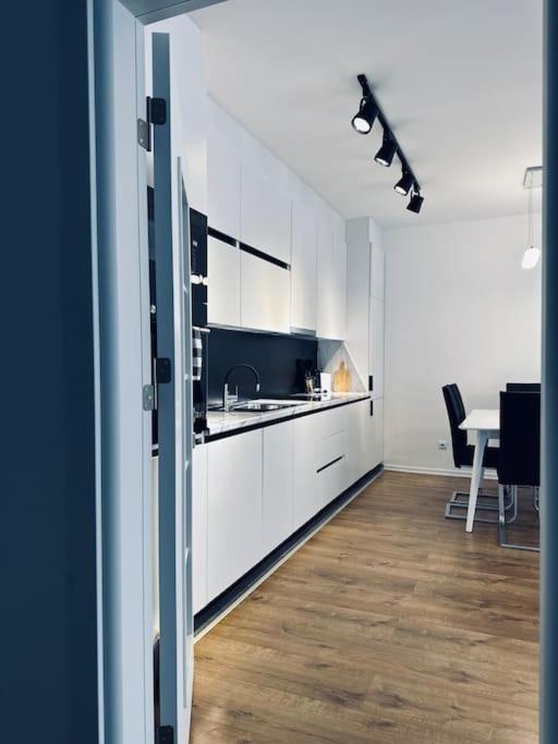 Priam Apartment Pristina Eksteriør bilde